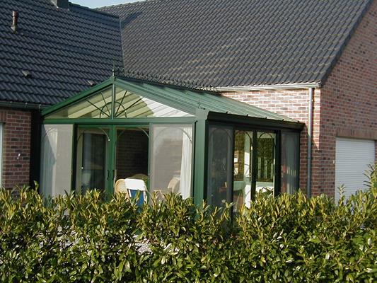 Véranda "Belle Vue 33" - Véranda classique Type "2 P"
Réalisation: Ateliers Chapelle